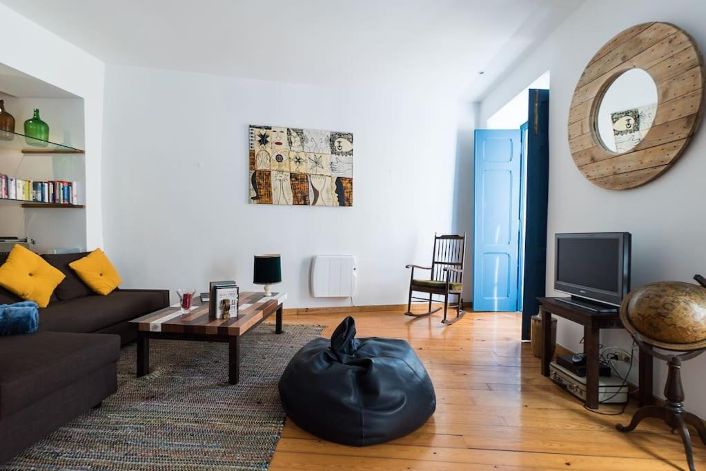 Magnificent Historical Centre Apart With Terrace Apartment
